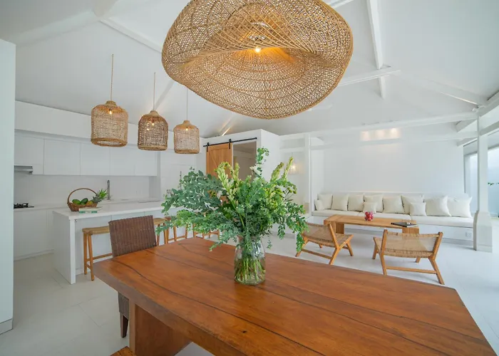 Soma Estate - Elegant 4br In Oasis *
