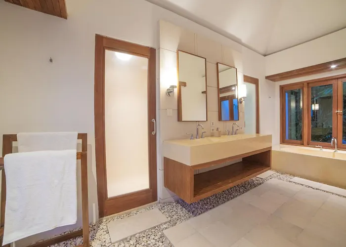 Soma Estate - Elegant 4br In Oasis Ubud